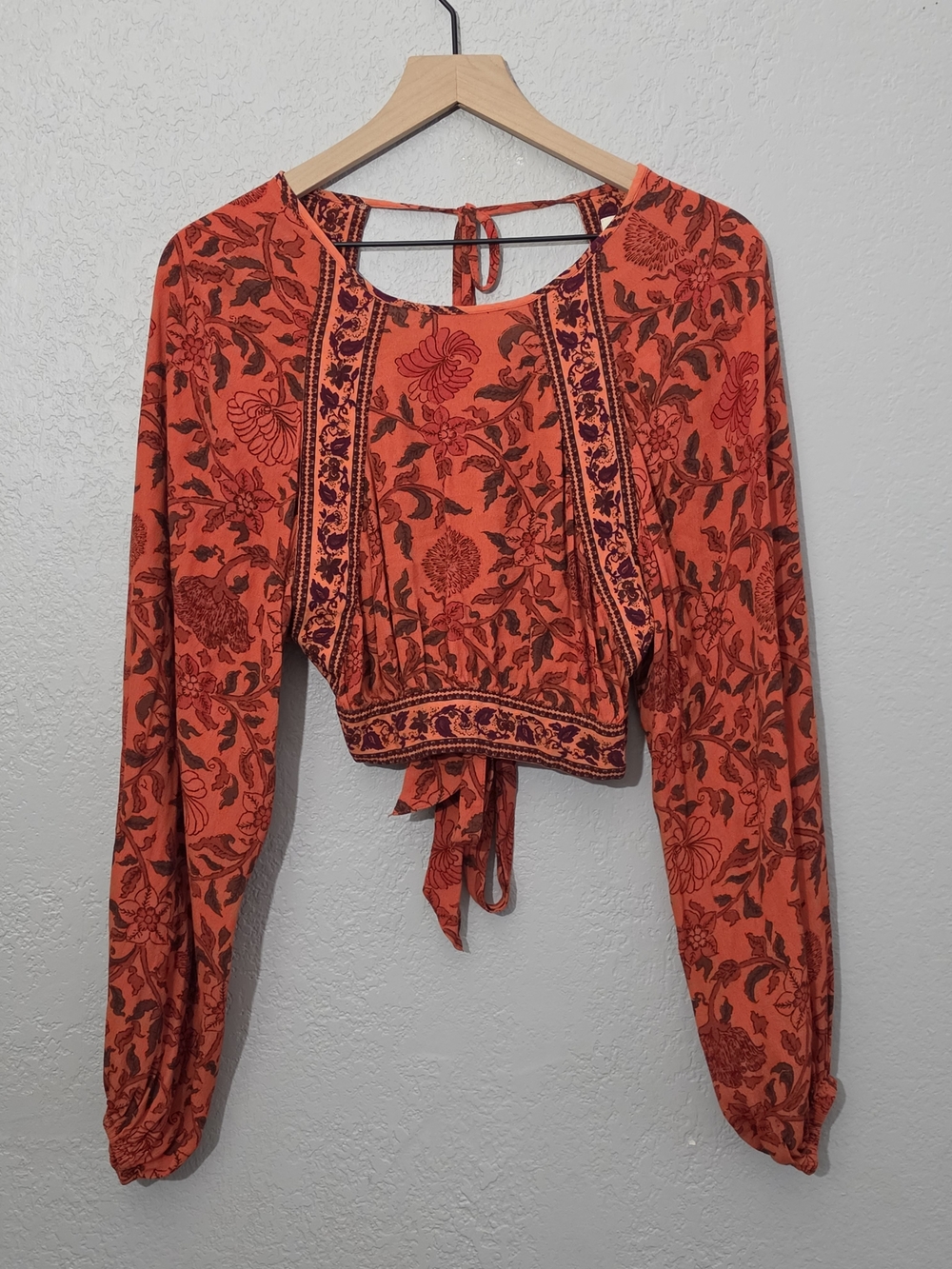Urban Outfitters Boho Floral Cropped Peasant Blouse Burnt Orange TieBack Women M